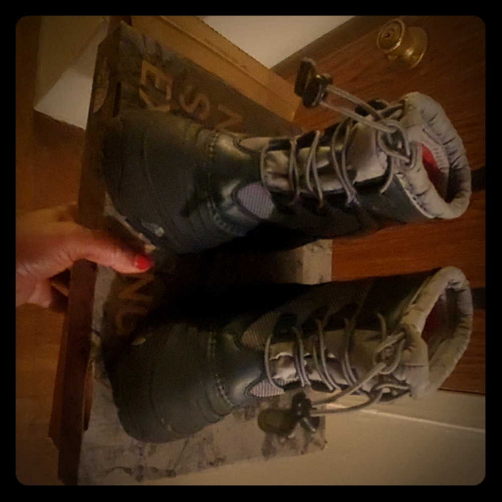 Kids boots